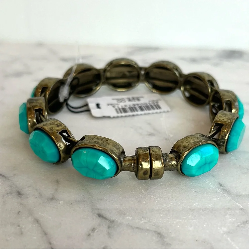 Chico’s Lindy Turquoise Colored Magnetic Clasp Bracelet